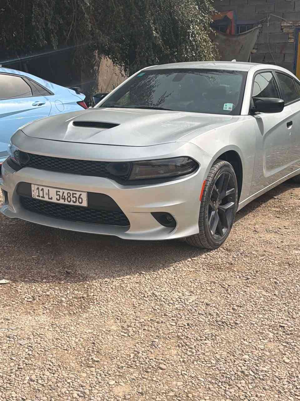 السلام عليكم 
جارجر موديل 2023 
Sxt 
مواصفات معروفة 
6 سلندر 
2 ويل 
ماشيه 19 الف ميل فقط 
جديده وجاهزه السيارة 
حادثة ٣ قطع والبنيد محدث مال GT 
صور الحادث والسونار بالمنشور 
مكانها ذي قار الرفاعي 
***********
السعر 215 وبيها مجال
