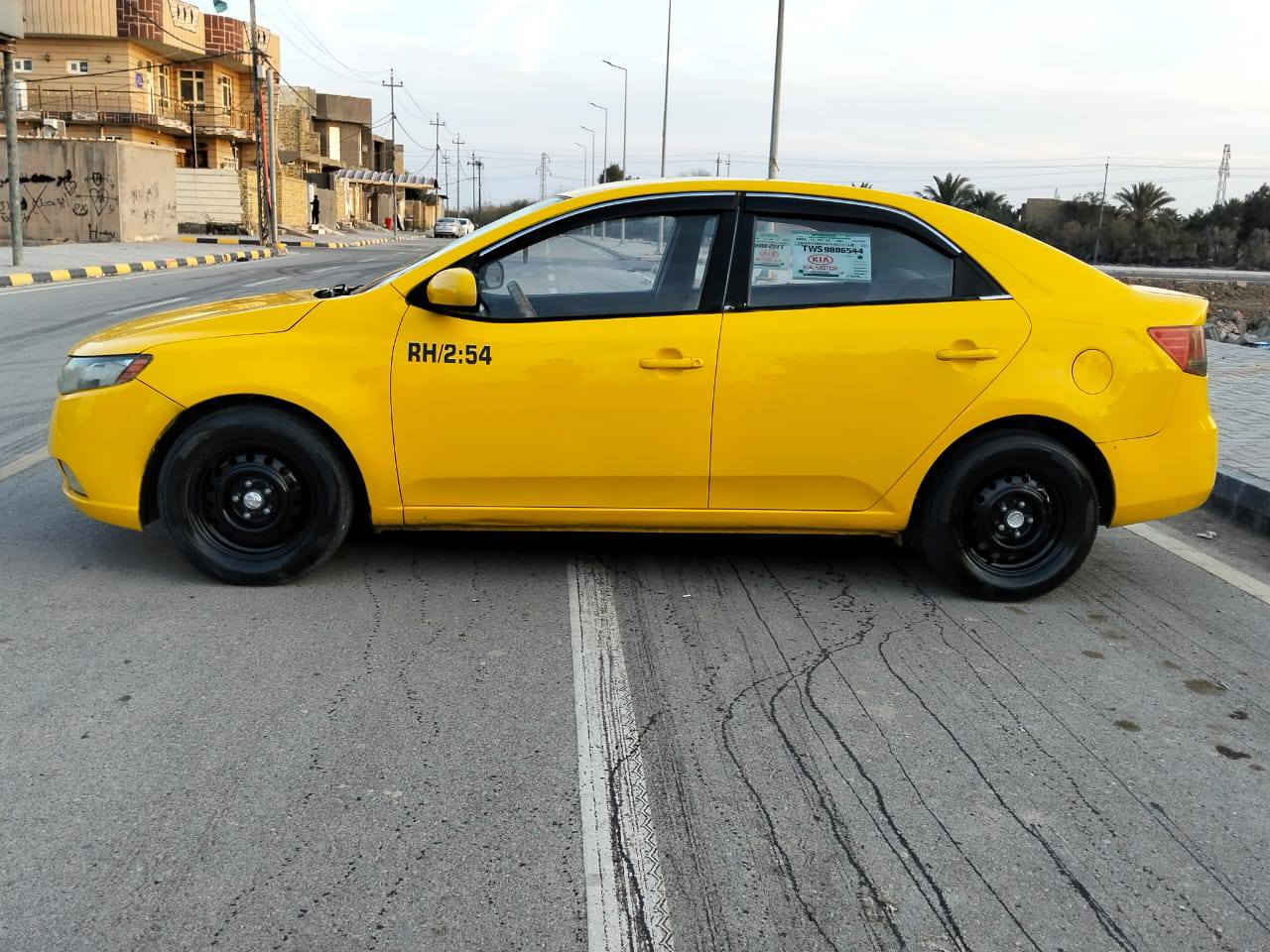 ... كيا سيراتو موديل 2012 رقم واسط بأسمنه تحويل مباشر سنوية للـ28 مصفرة هيئة وغرامات محرك 1600 محرك وكير مكفولات تبريد شغال تخم تاير جديد حدادية امامي وخلفي جديد صبغه جديده بيها جاملغ امامي فقط سيارة جاهزه للعمل السعر 76قفل قفل للأستفسار اكثر(***********) عنواني واسط
