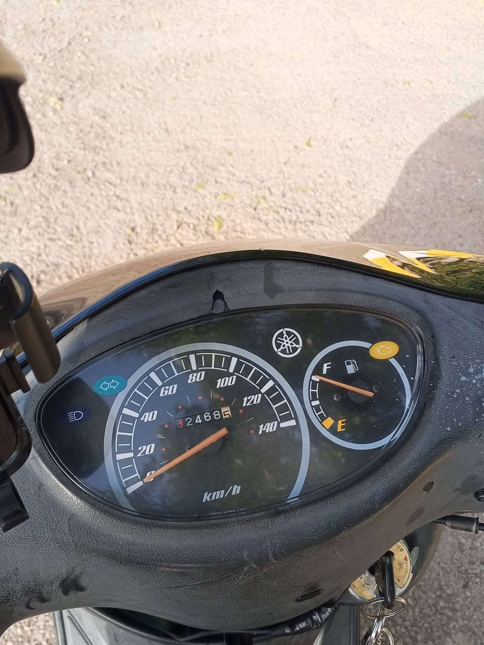 السلام عليكم...دراجه اكزز ياباني كابريتر. السرعه 140 للبيع.. السعر واتساب او فيسبوك
المواصفات...
1/اللون اسود.
2/كفرات بلادي مختم.
3/دبلات بلادي.
4/كهربائيات كله شغاله.
5صالنصه بلادي.
6/زوج تأيرات بدلتهن جدد.
7/عداد السرعه شغال 
8/مكينه بلادي برغي ما مفتوح.
9/كابريتر جديد.
10/ستان صفح.
11/زوج مرايات جدد.
12/بنزات جدد.
13/باتري جديد.
14/من اول هندر تشتغل.
15/نكره سلف تشتغل
دراجه خير من الله.. اي نقص مابيه شغل واطلع.
جيب فيتر وتعال افحص.
كلشي بيه بلادي برغي ما مفتوح..💯
العنوان:بغداد الغزاليه نهايه شارع مدير الامن💯
للاستفسار الاتصال على الرقم الهاتف.
(***********) متواجد واتساب و فيسبوك
السعر واتساب او خاص💯
