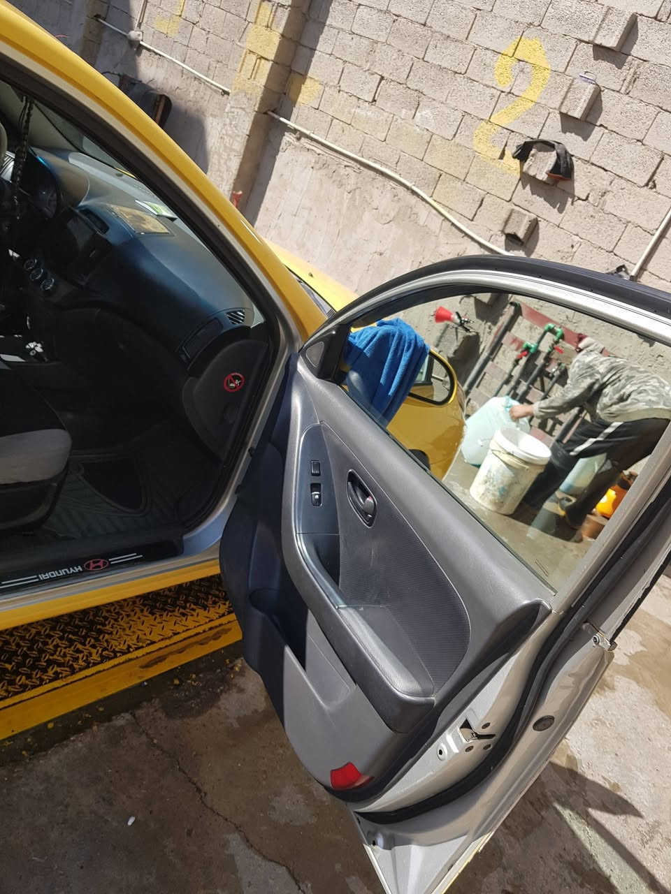 سلام عليكم من رخصه صاحب الكروب
الانترا المقدس ٢٠٠٩ وارد كندي للبيع السعر ٩٠وبيهه مجال شي بسيط المكان بغداد حي اور قرب حسينيه المصطفى 
الاتصال على هذا الرقم ***********المكان بغداد حي اور
