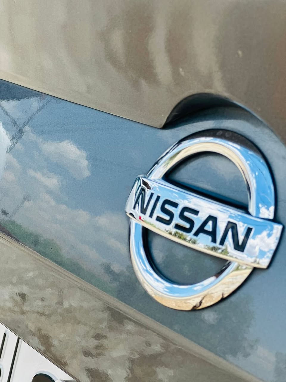 السلام عليكم من رخصة الأدمن للبيع نيسان التيما استلام شركه ميلانو موديل 2019 مكفوله كفاله عامه حتى من الرصعه  ماشيه ٥٢ وحتى تايرات الشركه جواه برجستن وأرضيات الشركه بعده بجيس وبجنطه موجودات مكان السياره ديالى الخالص 
***********
