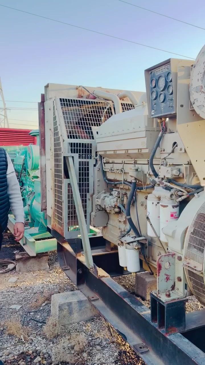 وجبه كمنزات ٦ وربع باله اوربي امريكي اصل
١ كمنز ٦ وربع ٦٠٠ كيفي امريكي
٢ كمنز ٦ وربع ٦٠٠ كيفي امريكي 
عنوان خانقين حي الصناعي كراج الشمال هاتف***********
