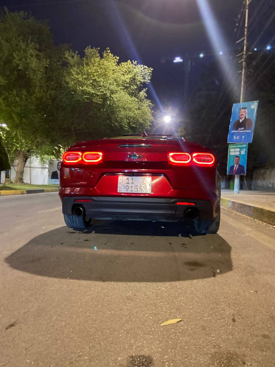 السلا م عليكم 😌
كمارو وارد موديل 2023 RS  
مكينه V6  -3600 💪
لونهة احمر كرزي مميز 🍒
السياره كلش نضيفة 
السياره جاهزه من كل النواحي 
اي نقص ما بيهة ✅
حادثهة تبديل قطعه وحده فقط 
جاملغ امامي  +صبغ الهلال الخلفي  + البنيد بيه بارد جداا 
بسيط السياره بدون دواخل وبدون شواصي حادثهة بل قطع الخارجيه ✅
ايرباك دركه فقط ✅
السياره رقم بغداد استيرادنه و ب اسمي جاهزه للتحويل ✅
السياره مواصفاتهة معروفه 
فتحه بل سقف  ✅
سماعات من شركه BOSE✅
كير اوتو 10 نمر ✅
3 مود قياده شفتات للكير العادي ✅
لايت زنون ليزري بلادي ✅
كشنات كهرباء ✅
سايد بريك كهربائي ✅
ويل كب 20 بلادي ✅
لد محيطي داير الشاشه ✅
بك لايت سموك بلادي✅ 

مكاني بغداد الجادرية  قرب جامعة بغداد  اي ستفسار متواجد واتساب 
***********  
السعر.  (19,500)
