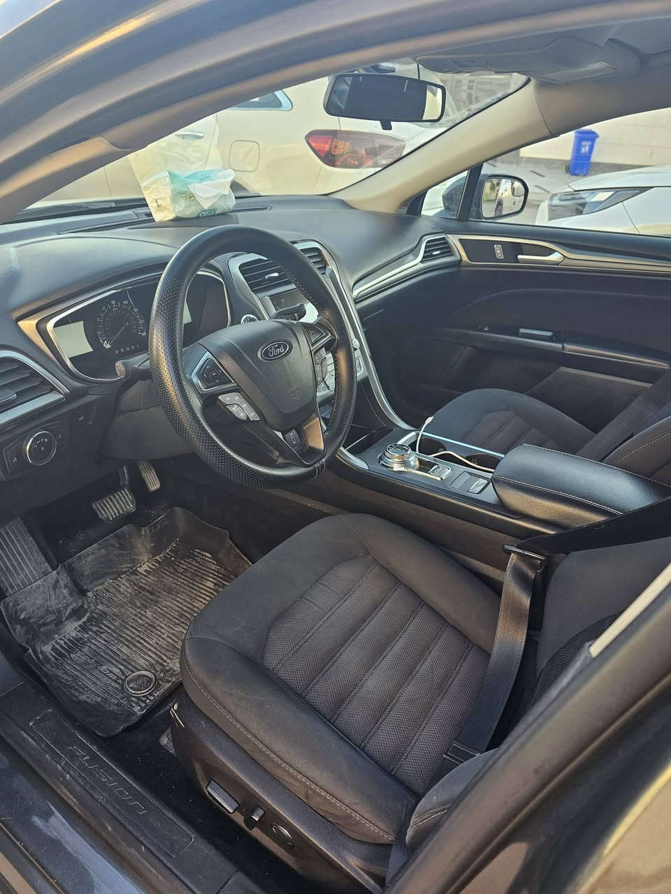 سلام عليكم
🔷️فورد فيوجن 2017
🔷️فئة se كأنما فول مواصفات عدا الفتحة
🔷️وارد كندي احسن وارد
🔷️ محرك المرغوب 4 سلندر 2500 تنفس طبيعي 
🔷️ بجم كبس يعني على وضع الشركة ما مفتوح
🔷️لون حلو المرغوب رصاصي نفطي ميتاليك بيه لمعان كلش حلو
🔷️ كاميرا خلفية مع الحساسات
🔷️ 4 جامات اوتو
🔷️مرآة خلفية بيها العادية و بيها تعتيم
🔷️كشنات امامية تدفئة تبريد
🔷️تبريد قطعتين
🔷️تحكمات سترين
🔷️ الگير ماوس المرغوب
🔷️ هاند بريك اوتو
🔷️ 3 شاشات الشاشة الوسطية و شاشات الكيج
🔷️ ماشية 99 الف
🔷️ تحكم بالمقاعد كهربائي
🔷️لايتات زينون
🔷️6 سماعات للصوت 
🔷️اعلى مواصفات بل se شاشة جبيرة معروفة بعد 
🔷️ رقمها مميز وسليمانية 
🔷️سنوية لل 2030 هزة و براد سويناها 2026
الضرر 🔴 :
تعتبر كلين لان ضررها قطعة واحدة فقط جاملغ خلفي فقط مرجع و جدا جدا بسيطة الدعمة ضررها موجود بالصور و عليها شوية ملاحضات ب مكان الحادث و بل باب
ايرباگ واحد طاك مال پردة
السيارة كانت مال دكتور جامعي اخذناها منه قبل اسبوعين
جدا نضيفة ومحركها نضيف و گيرها نضيف
السعر : (135ورقة $)
مكانها : بغداد اليرموك
رقم للتاوصل *********** بي واتساب
