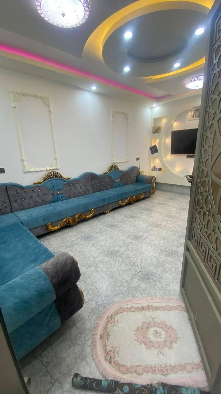 بيت100طابقين. طابو صرف ومحجوز ع مصرف بس الببع نقدا***ع شارع20بالقادسيه الثانيه بالمربع الذهبي قرب اسواق عدنان ومولدة سعدون😍سعره مناسب وبناء 21بيت مرتب جدا 🥰

#سعره*97وبي مجال
***********واتس
***********
