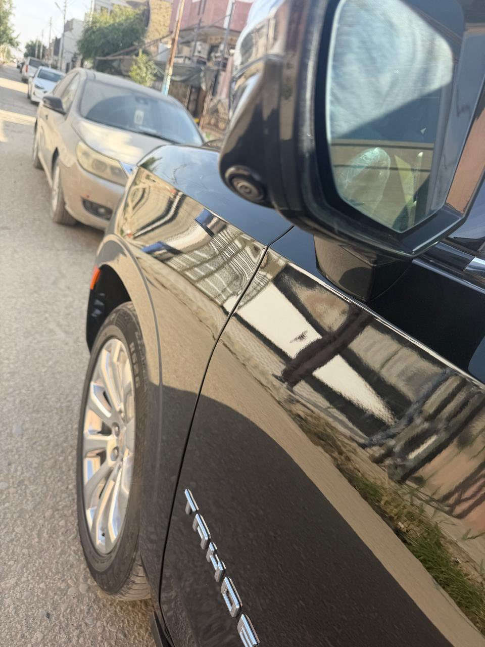 السلام عليكم للبيع تاهو 2023 فئة بريمير أعلى  بالتاهو  كفالة عامه بحالة الوكالة  فول 1 على 1 ماشية 49 تم تغليفها بPPF ب30 ورقة رقم بغداد بأسمي شخصيًا مكان السيارة ذي قار الرفاعي السعر 580 لاستفسار اكثر عن السيارة ***********/***********
