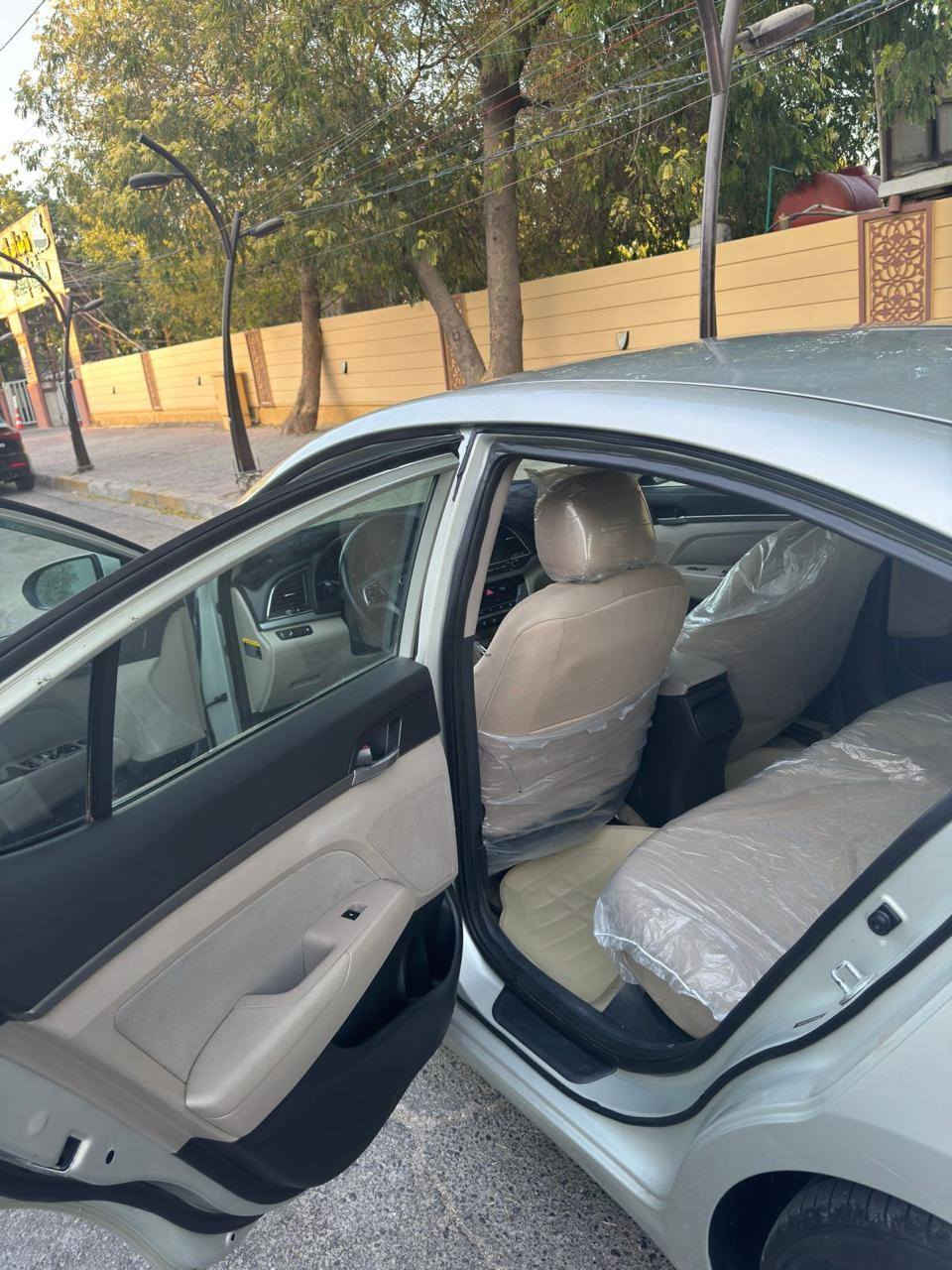 السلام عليكم الانترا 17وارد أمريكي ماشيه 120 وقابل للزياده مواصفاته شاشه كامره تبريد منفصل تحكم ستيرن جهتين كامله مكمله من كل نواحي مكينه كير كله مكفول رقم بغداد اب اسمي مكاني بغداد *********** السعر 127
