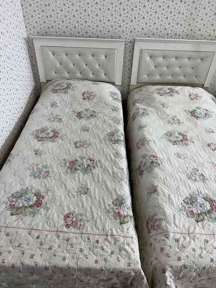 گەر هەمووی پێکەوە بکەین باشترین ئۆفەر کۆی گشتی 5 پارچە بڕی 225 هەزار دینار حیساب دەکەم قفڵی. 
شوێن/هەولێر

نرخی هەر سیسەمێك 60 هەزار دینار
نرخی هەر کۆمەندییەکان 30 هەزار دینار
نرخی مێز توالێت 100 هەزار دینار
 وەتس ئەپ/ ***********
