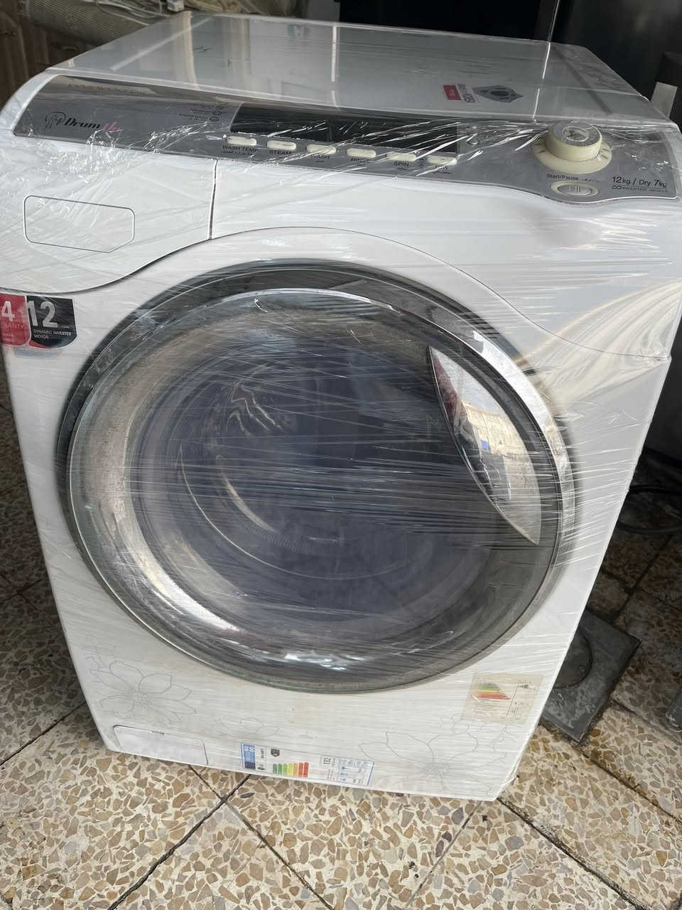 غساله فول ئوتمتيك 12كيلو دايو صناعه كوريا لاصلي بشرط شغل م بي اي عيب 150الف قفل تغسل بطانيه ام نفرين نظام بخار او مكوى بي اي ستفسر عل***********
