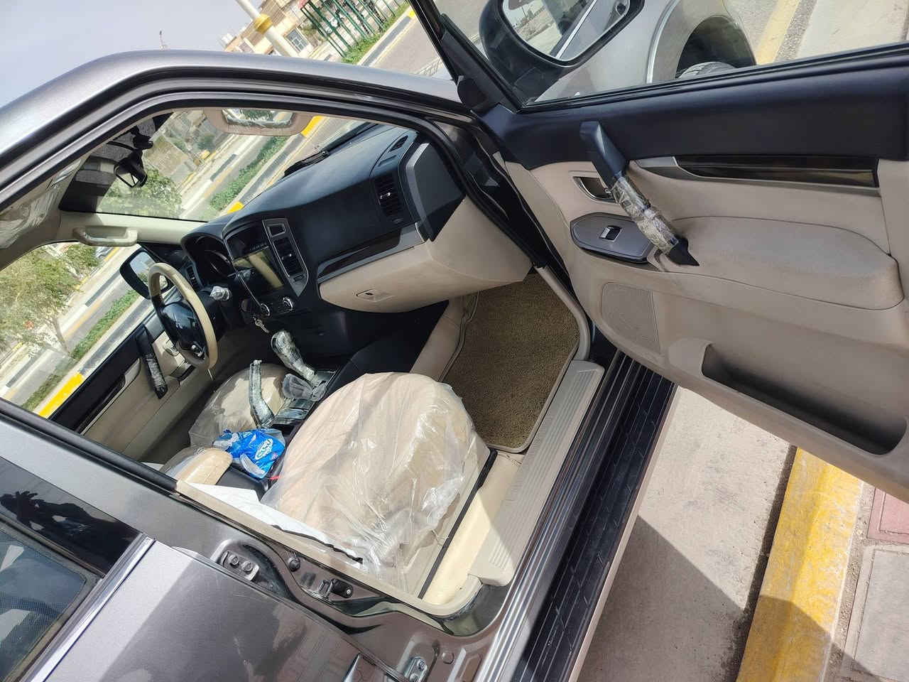 سلام عليكم 
باجير موديل 2016
رقم أربيل جديد سنويه وهزه ال28
تريد وكاله تريد تحويل باسمي سياره
سياره جديده بمعنى الكلمه 
مكينه حداديه تبريد وضع شركه برغي ما مفتوح بيه
بجم كله زنون اصلي موجود كتلوكات سياره   مال شركه
سوجين موجود
سياره مكفول كل نقص ما بيه مال جناي
مكان سياره كربلاء
اعتذر من مراوس
سعر 190 وبيه مجال
اي استفسار بخصوص السيارة اتصل بصاحب الرقم ***********
مكلف بل النشر
