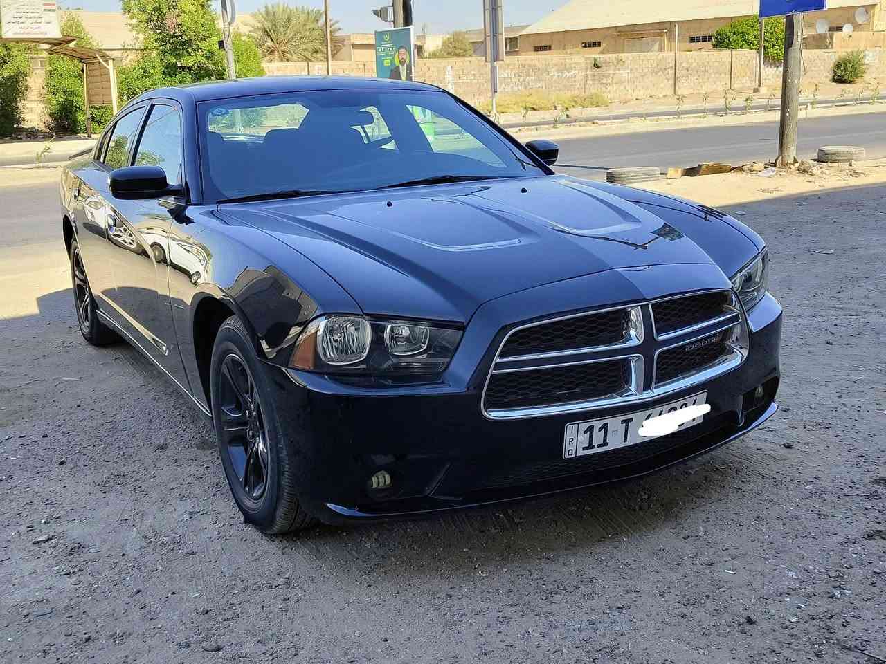 السلام عليكم .. للبيع فقط ..دوج جارجر 2014 اصل الون اسود محرك 3600 سته سلندر كير عصه . رقم بغداد الجديد   وارد امريكي ضررها جاملغ ايسر وبنيدمبدل اصلي ومصبوغ  وبيها صبغ من امريكا جاملغ خلفي صفحه السايق طاك بيها ايرباك السياره ماشيه 80 الف مايل حقيقي وين ماتريد افحص المشي استخدام شخصي مامشتغله تكسي جير ومحرك بلادي سيرفس كامل صدر امامي خلفي بلكات اي نقص مابيها .. السعر 163 $ ورقه عنوانها / بغداد السيديه  .. للاستفسار ***********
