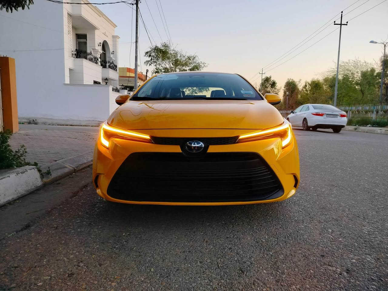 سلام عليكم 
كورلا هايبرد وارد امريكي شرط النظافه 23 للبيع ماشي 75ميل 
بجم كبس بدون دواخل بدون ايرباك 
داخل اسود مو لونين 
 بيها باب السايق وراى السايق امبدل بلادي 
سياره مرقم كامل بسمي رقم دولي شرط التحويل والنقابه  
 …. 
سعر $193
اي استفسار خابر او ادلل  *********** كركوك, العراق
