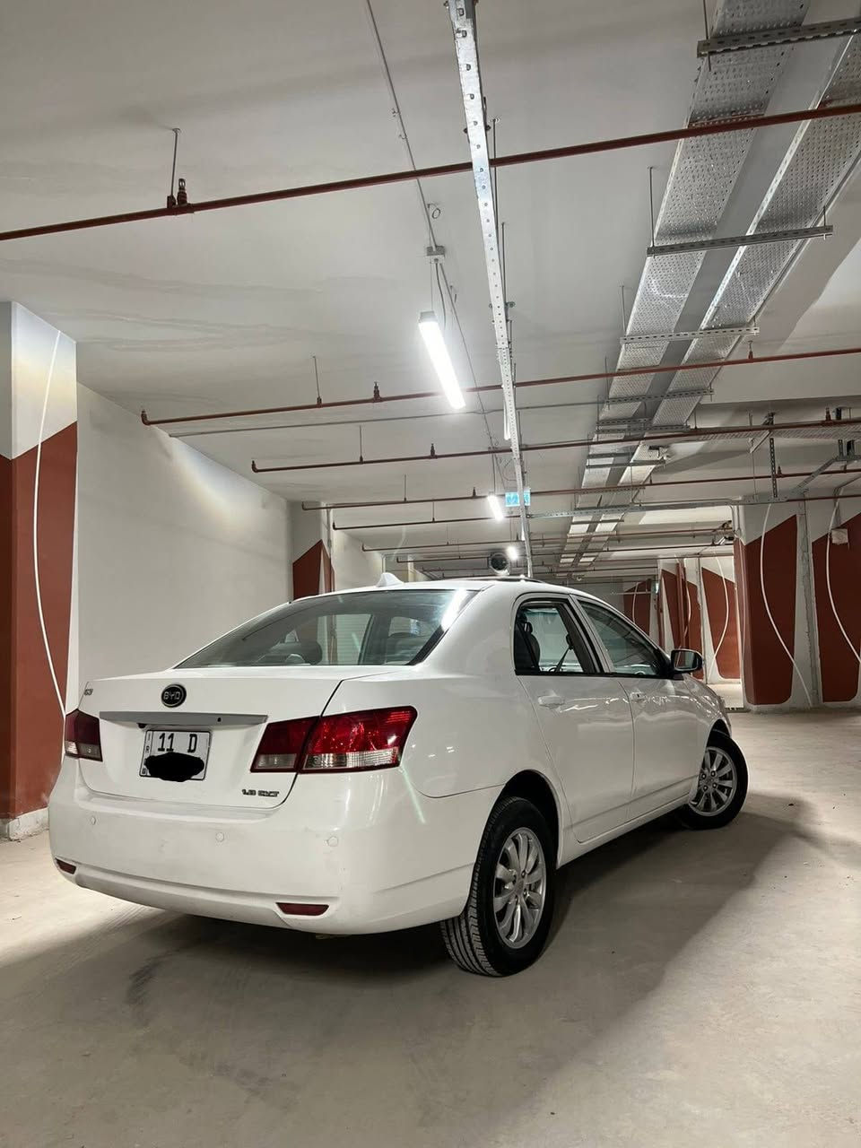 السلام عليكم ورحمة الله وبركاته
اللبيع  Byd G3 2016    
كير  بحالة الوكالة
محرك  1800 بحالة الوكالة لا بخار لا تنقيص لا صوت 
استلام شركة على ايدي 
فول مواصفات 
صدر امامي خلفي صوت برغي ماكو  
تبريد ثلج + تدفئة 
فتحة ب السقف 
تحكم ستيرن 
تايرات جديدة
 شاشة + حساس خلفي + كامرة
سياره جاهزه وأستعمال  وميحتاجلها اي شي  
بأسمي رقم بغداد الجديد   
تحويل ثاني يوم
السعر 68  وبيها مجال بسيط  !!
مكان السياره بغداد المنصور 
رقم الهاتف ***********
