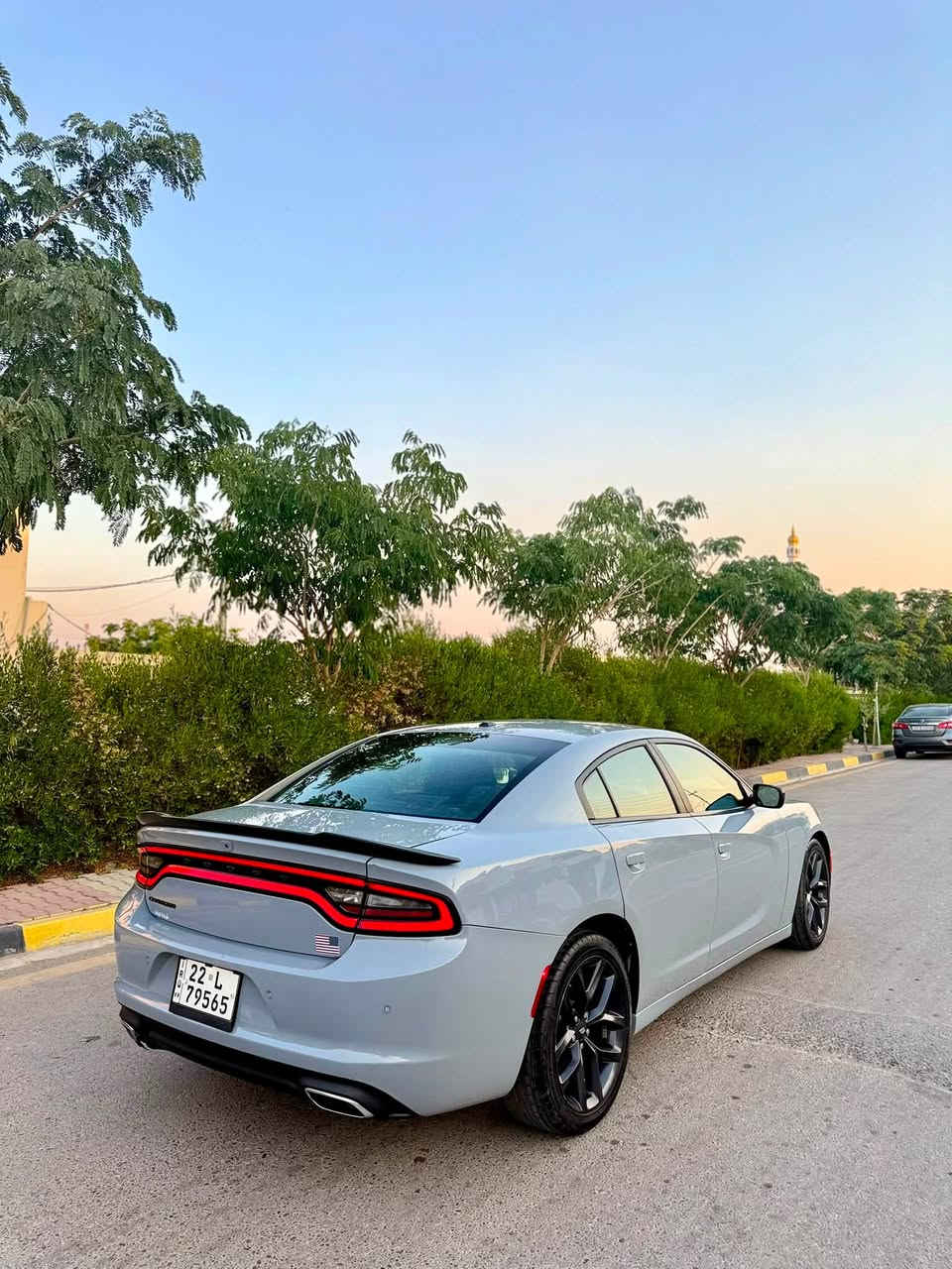 جارجر 2022 SXT لون مميز سموك 
بجم و خلف كبس بدون ارباك 
حادثه باب خلف سكن و هنا صاير بي نص باب 
وبي تعديل بارد 
كير و محرك كفاله 
السعر ٢٢٨ مجال قليل حك الجيه
مكان السياره كركوك 
***********
