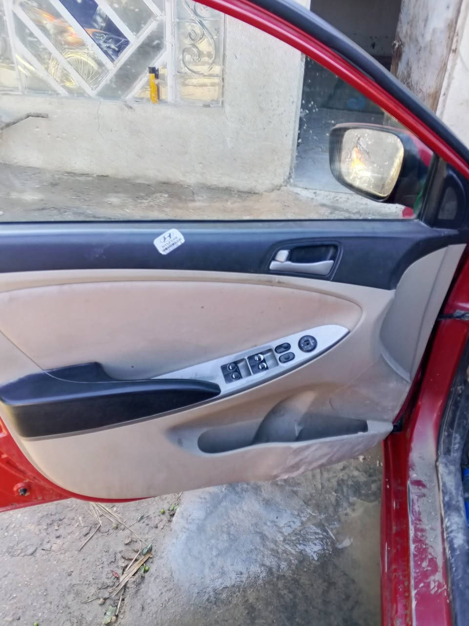 السلام عليكم اكسنت وارد امريكي 2016 السيارة بدون ضرر فقط الهلال الخلفي الأيمن والدوسه رقم بغداد دولي هزه جديده مكفوله من الضربة والصبغ كير مكينه كهربائيات تبريد تدفئه كله كفاله حداديه جيده السعر90 وبيه مجال العنوان بابل جبله رقم الهاتف ***********
