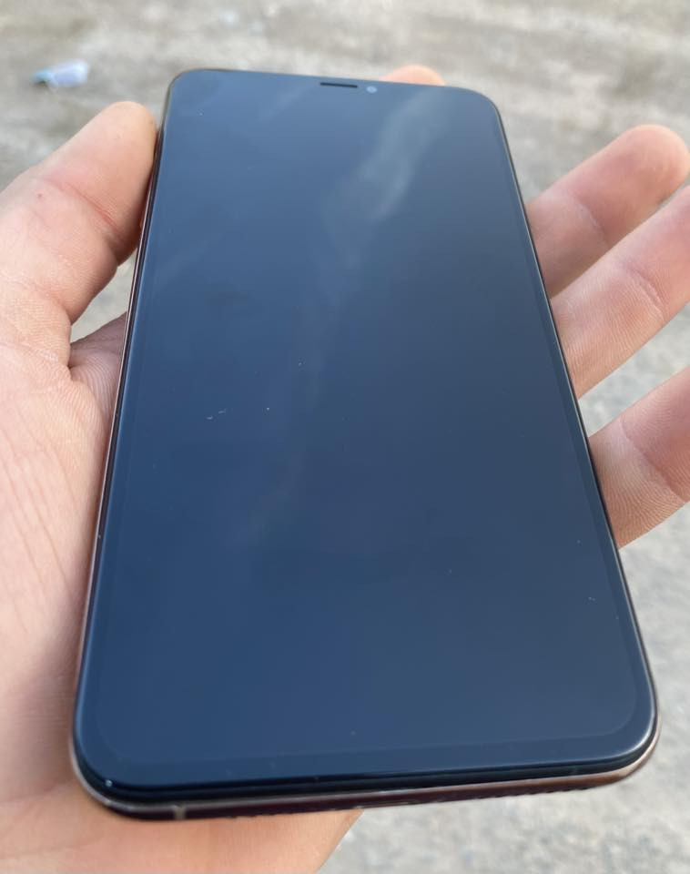 آيفون Xs Max ذاكره 256 مبدل بطاريه و شاشه اصليه جهاز نضيف كلش نهايته 180 مكاني ألجزيره  ***********
