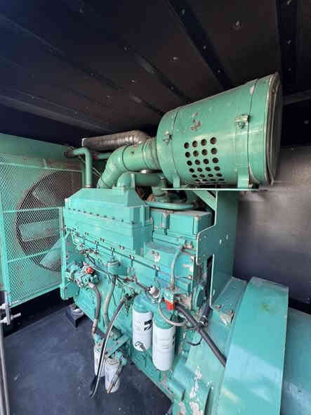 ***********
سلام عليكم مولده كمنز ٦ وربع أمريكي  ٦٥٠ كيفي شرط الحمل ستندر  إنجكتر دهن 

للاستفسار: 

 ***********
