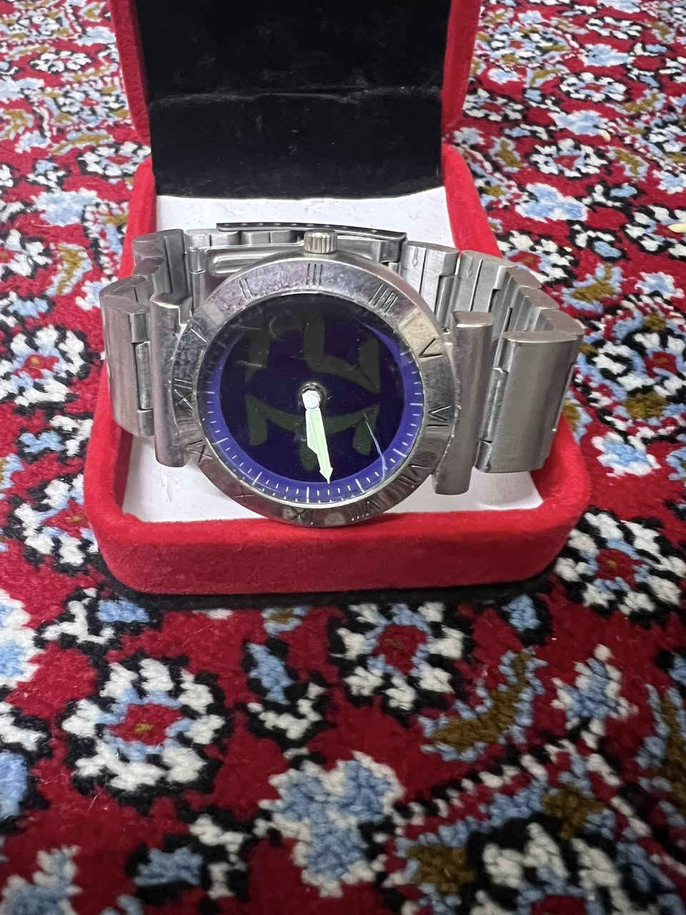 سلام عليكم ساعه للبيع  مكاني بغداد حي اور متوفر تلفون او واتساب ***********
