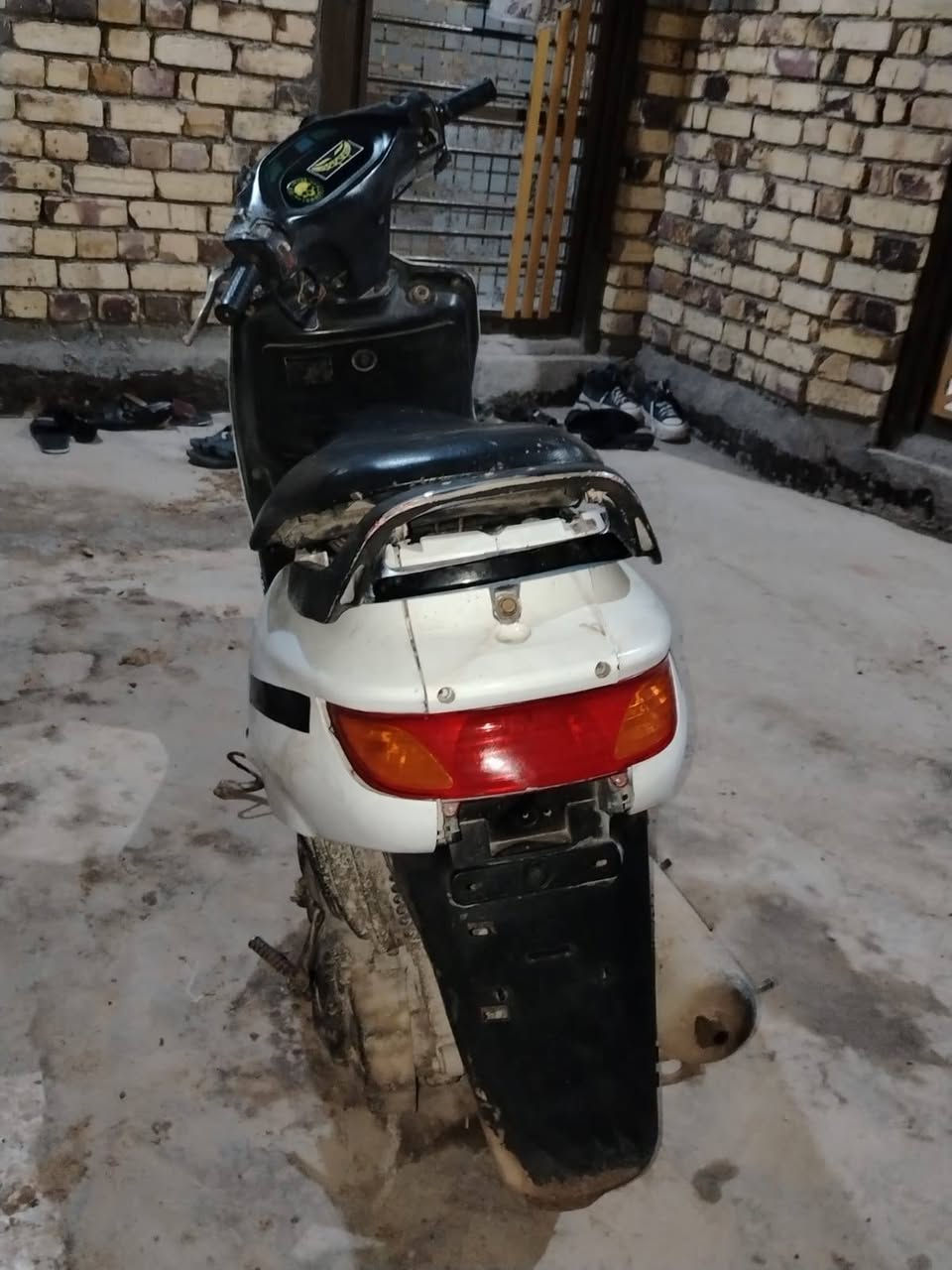 دراجه فراشه للبيع نضيفه كهربائية شغاله عوزها بس باتري السعر 200 للتصال عله الرقم ***********
