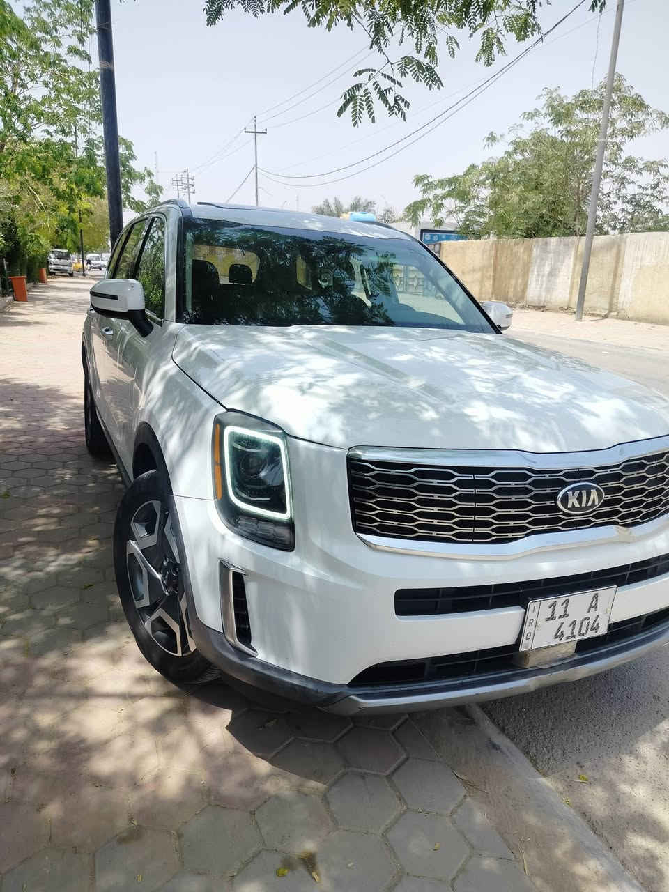 كيا تيلورايد 2021
السعر 220$ 
مكينة 6 سلندر 3800 ✈️
مواصفات السيارة S معروفة
بصمة تشغيل+ بصمة ابواب
شاشة + كامرة دوارة 
كشنات جلد + كهرباء 
كشنات خلفي منفصلة VIP
رادارات
4 انضمة قيادة 
هند بريك بصمة 
لايتات LED
رقم بغداد مميز
مكان السيارة كربلاء 
ماشية 84 الف ميل صور حادثها قطعتين جاملغ + بنيد + رش الجاملع الجهة الثانية
***********
