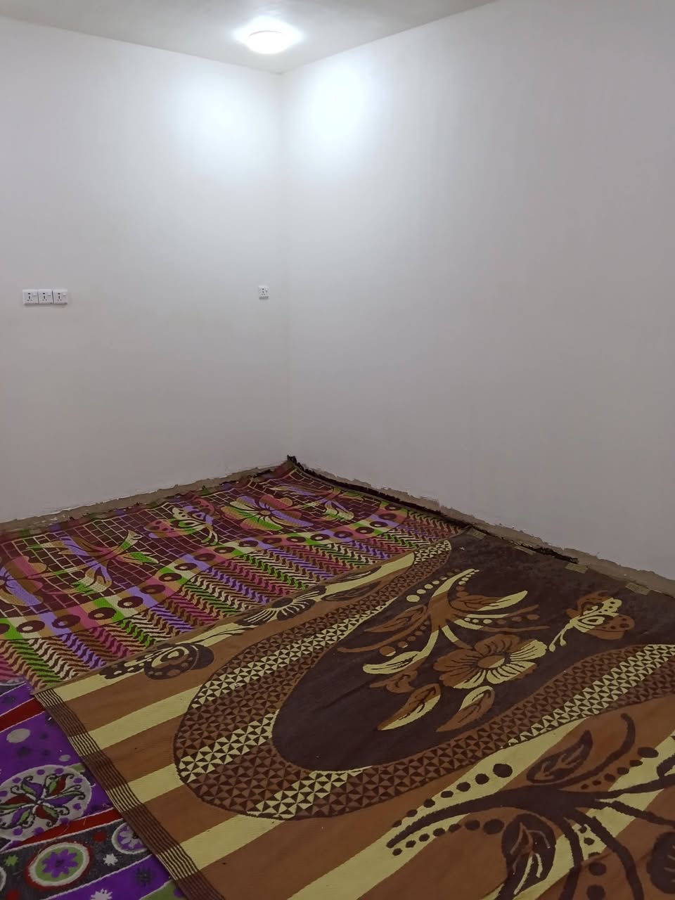 بيت للبيع 110 عله ساحه قطاع 31
4 غرف+ستقبال+صاله
للستفسار ***********
