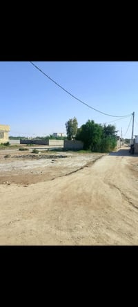 قطعه زراعي  200متر تقريبا للبيع...قرب سيطره المدخل الشمالي..ركن على شا...