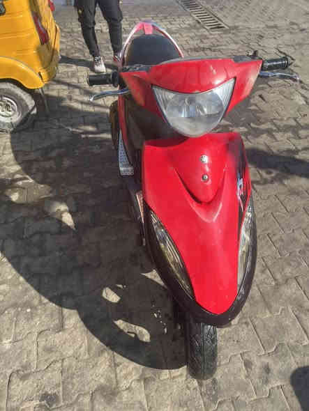 السلام عليكم دراجه ماكس للبيع دراجه كل نقص ما بيها دراجه بلاديه 49 دراجه سلف هندر شغال كهربائياته شغاله مكينه لا تبخير ولا تنقيص مكان الدراجه بغداد مدينة الصدر ***********
