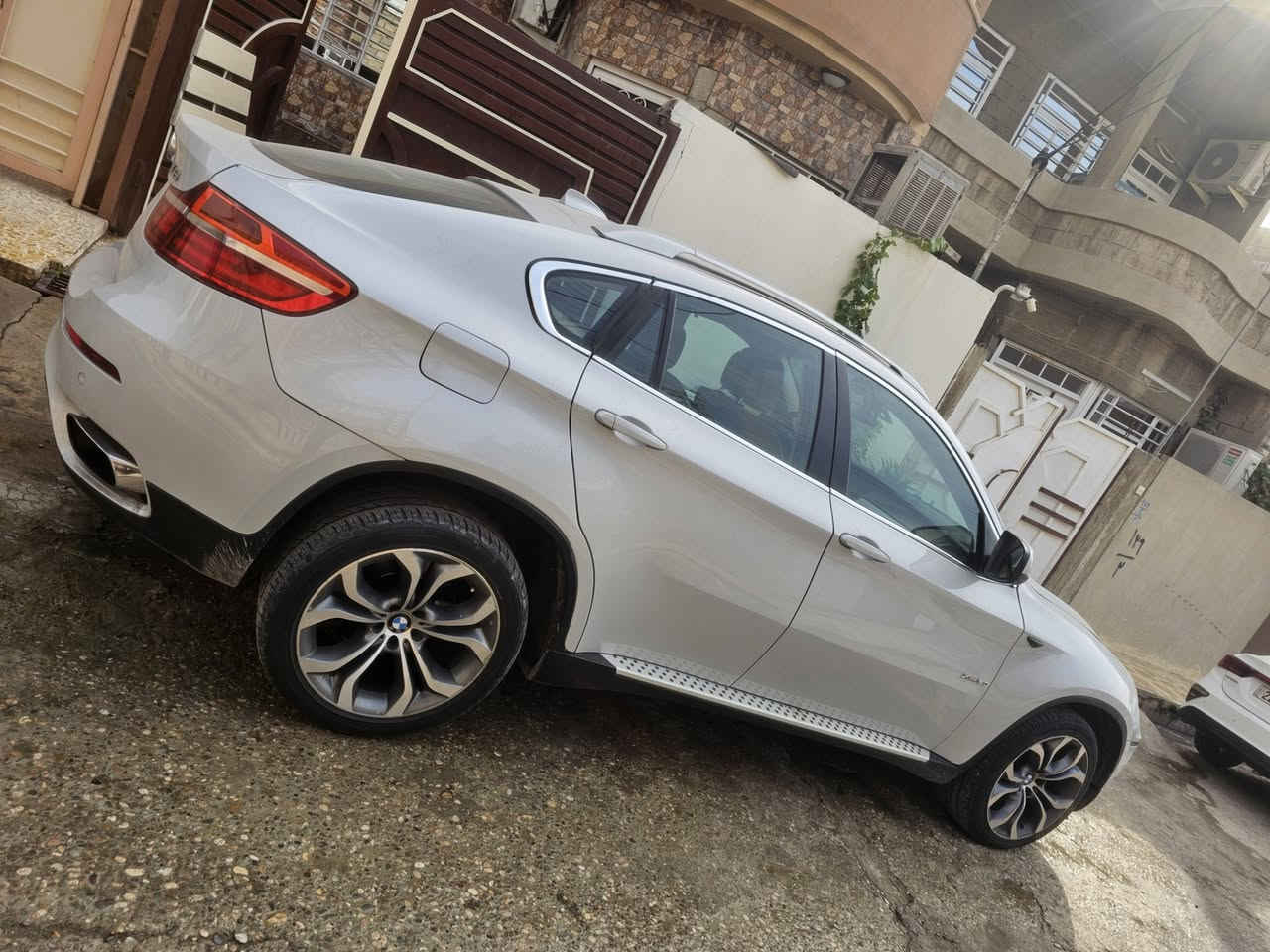 سلام عليكم  x6 2013 50i x drive
لايتات ليزر اعلى مواصفات بسنتها 
صور حادثها اخر صوره
اخوان السياره صارت عليه ١٦٣ ورقه
 و اني طالب مجال ما عندي 
السياره تمشي و بيها دخان ابيع محرك فحم 
و السياره تخبل كدام العين و ماشيه ٩٤ الف سعر قفل نهائي فحم ١١٠ شراي و عندك مجال تسويها تعال خاص . كلشي مذكور  وياها غراض هم تستفاد منها اشتريتهم


**إذا كنت صاحب هذا الإعلان وتريد حذفه لأي سبب، رجاءا أرسل رسالة إلى الدعم الفني**