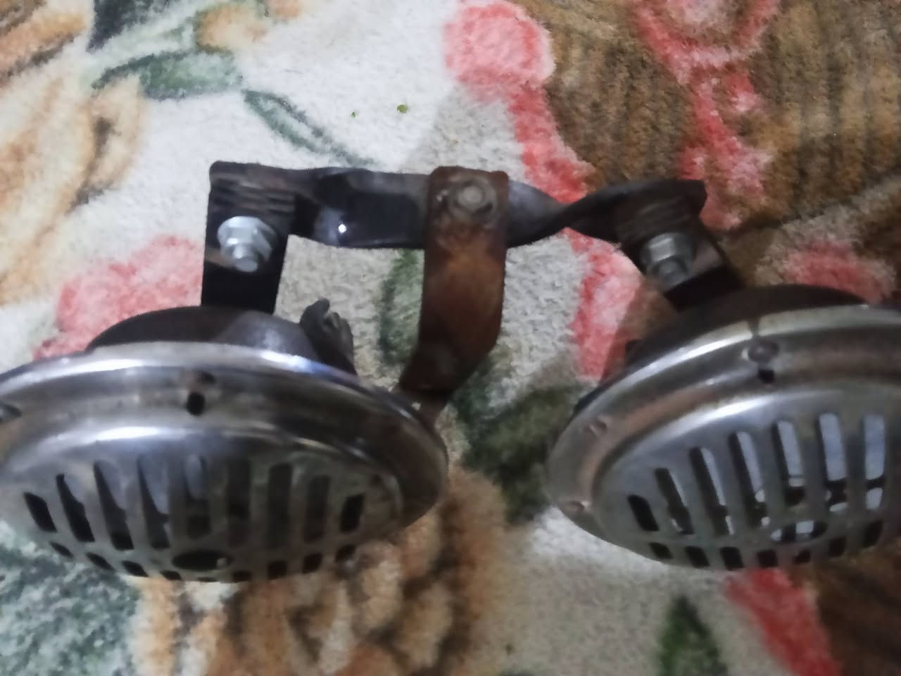 سلام عليكم هورنات للبيع اصليات العنوان مجر الكبير السعر 175 الرقم ***********٫٫٫
