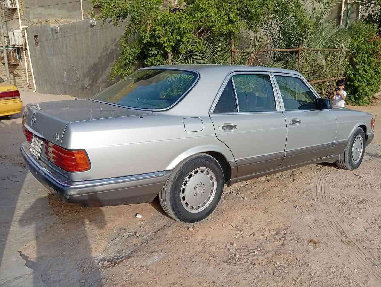 للبيع مارسدس 300بغداد موديل 90 للاستفسار ***********
