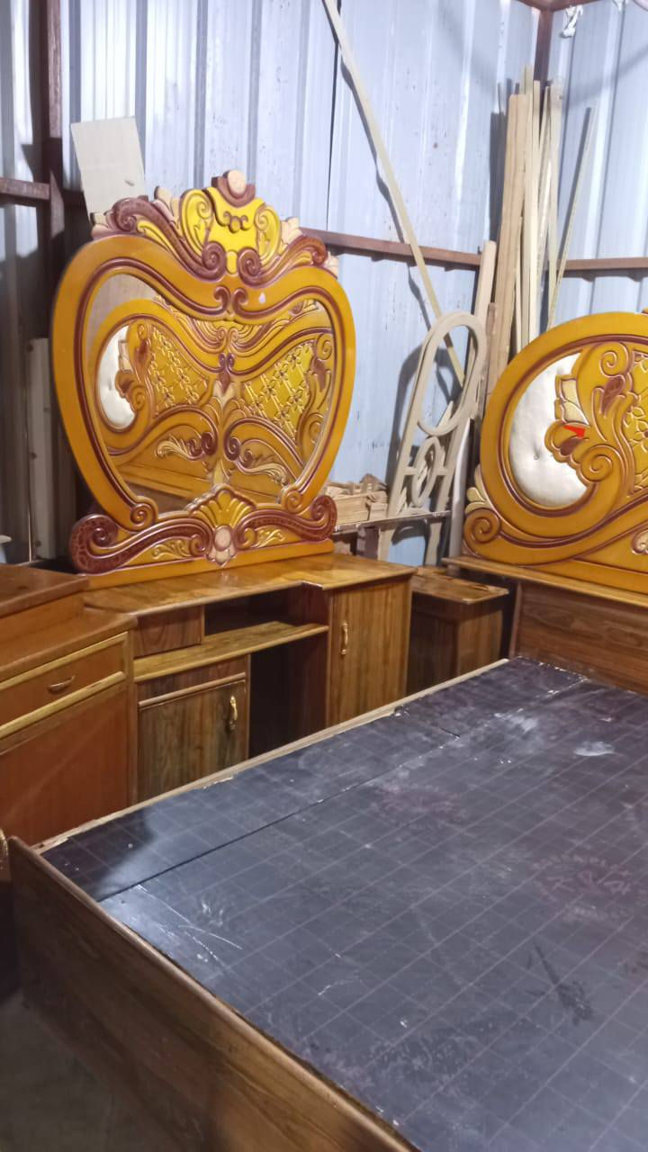 سلام عليكم غرفة نوم البيع سعر 350اتصل على رقم ***********
