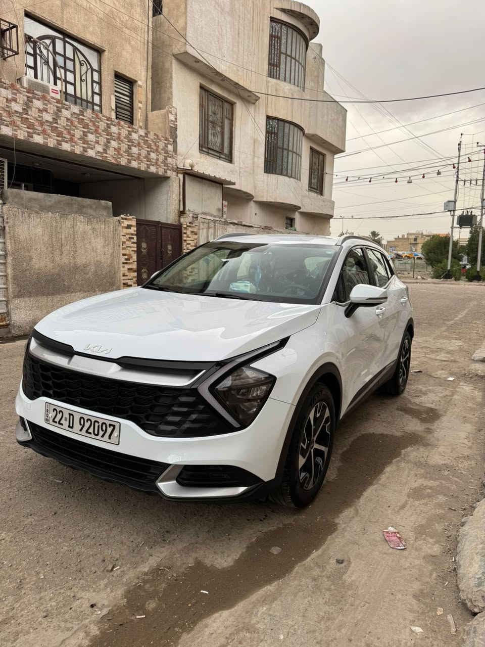 سلام عليكم
كيا سبورتج موديل 2024  ماشيه ٢٨ الف مكفوله 
 رقم أربيل تحويل وكاله حاضر وبشرط 
المواصفات بيسك 
 تحكم ستيرن جهتين
بصمة
 شاشة و كاميرا
 تشغيل عن بعد 
انضمة قيادة
وبقية المواصفات المعروفه 

***********
السعر ٢١٠ وبيها مجال ان شاءالله 

مكان السياره بغداد حي البنوك
