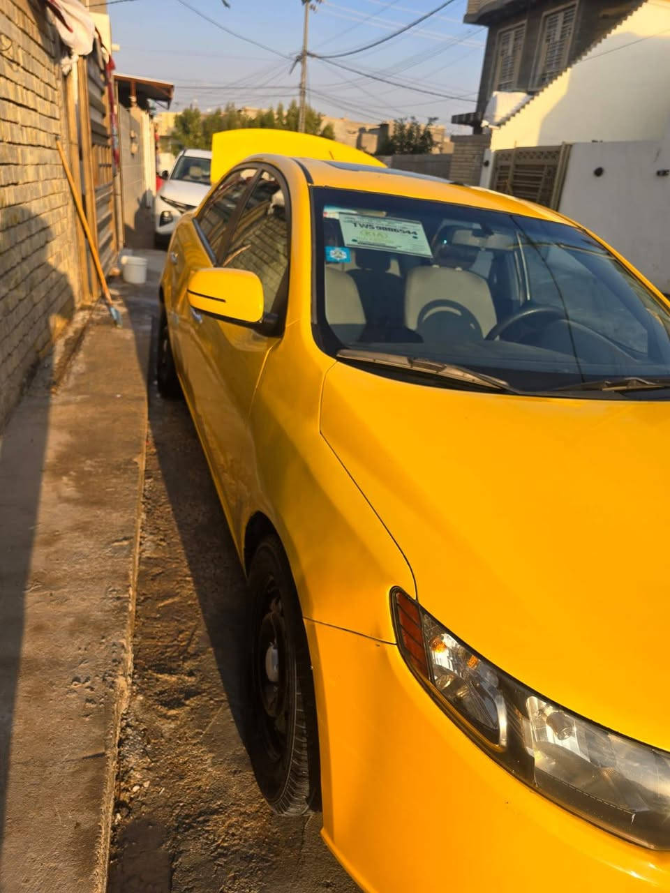 السلام عليكم فورتي ١٣ فول لمتت واحد على واحد الضرر قطعتين تبديل جاملغ ايمن وبنيد بدون اي داواخل شاصي سليم لقود سليم رقم ألماني جديد السعر 92 وبيه مجال اتواصل ***********/////***********
