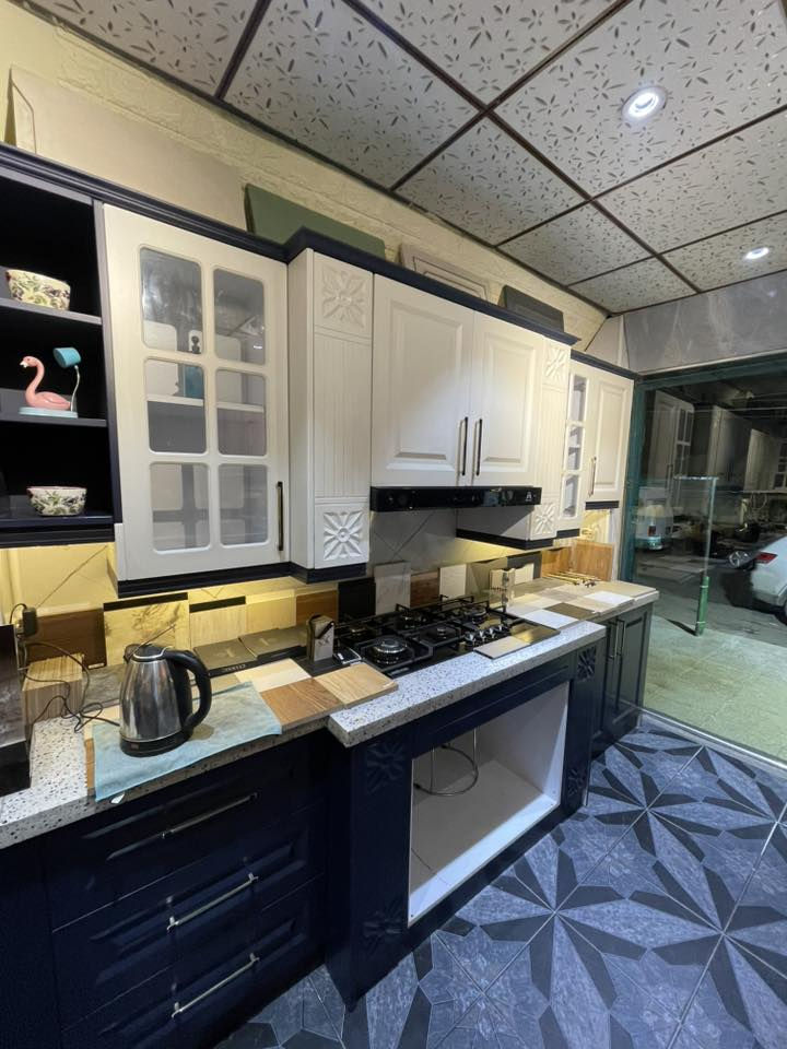 مطابخ عرض داخل معرض في بغداد للبيع hdf كلاسك ومودرن شغل درجة اولى
للتواصل الاتصال على الرقم 
*********** واتساب
