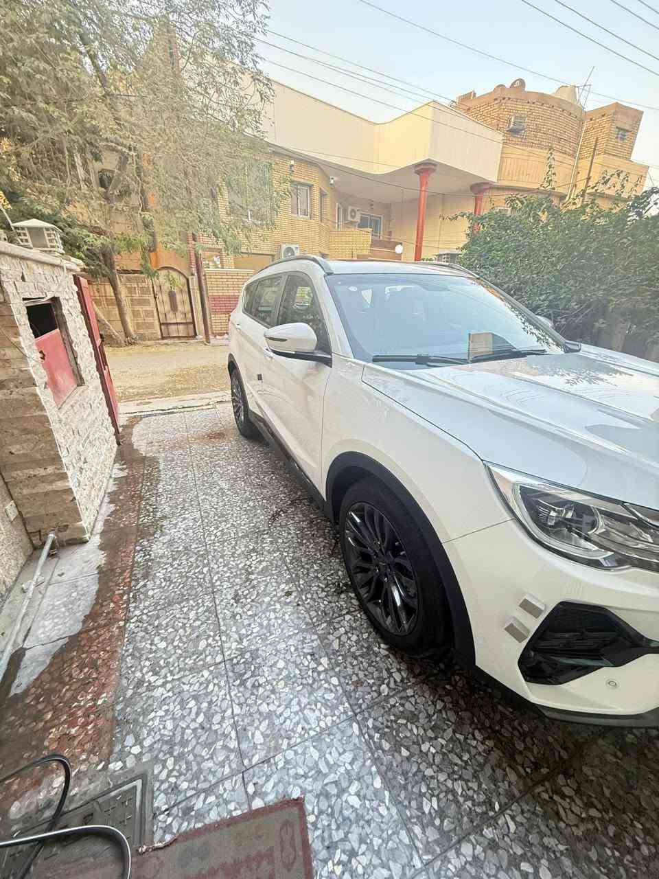 السلام عليكم
جيتور X70 موديل ٢٦ وكالة هارلم ماشيه 10 الف فقط
رقم بغداد بأسمي
فول مواصفات بنوراما من جلد من اربع كاميرات وحساسات ومري شفط 7راكب
 بيها مكانين بارد بالجاملغ الامامي والصندوك الخلفي
 ورصعه صغيره بالباب الامامي
 وتكحيل بسيط بالدعاميه الاماميه 
مكاني بغداد الدوره سعرها 22,500 مليون وبيها مجال حك الجيه شي بسيط جدا اخوان السياره جديده سبب البيع هو هذه الطخات البسيطه الصارت بيها لان حجمها ما يناسب الوالد
***********
