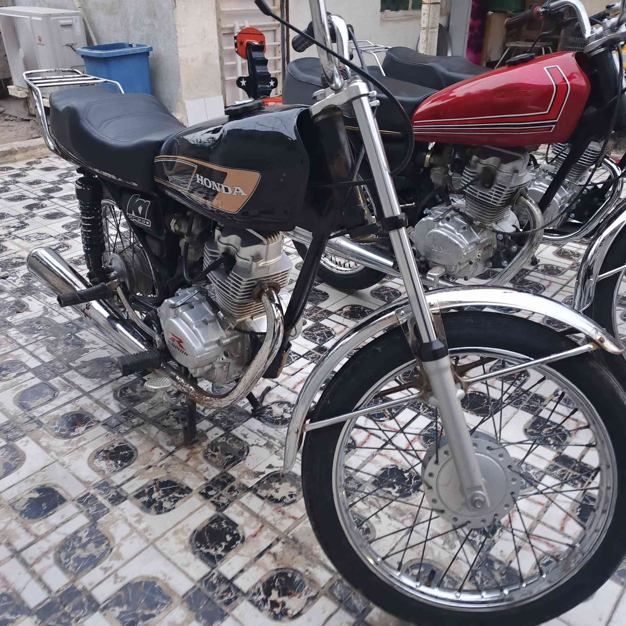 السلام عليكم دراجه رابيدو 25برغي ما مفتوح بيه تعميره 25دراجه كامله مكمله ما نقصه برغي السعر 625وبيه مجال حك الجيه المكان بصره قضاء المدينه منطقه أم الشويج الرقم***********
