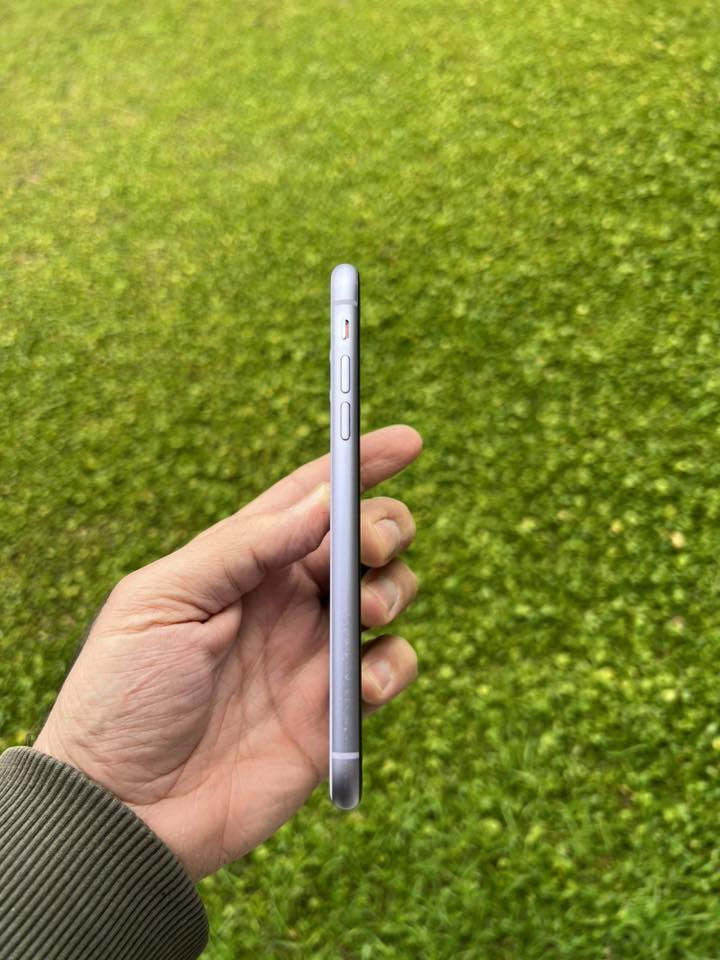 بسم الله وعلى بركة الله 🤲🏻
ايفون 11 كامرتين لوووك  لون بنفسجي ذاكرة 128 دبل سيم  بطاريه 95 % , جهاز على وضع شركة شرط فحص الهوا و فحص حاسبة مرفق ويا الصور فقط هاي بقعة سوداء على شاشة موضح بالصورة اثر سقوط ابيع ضمان وشرط لان جهاز مال بيت، السعر بلاش مكاني كركوك 
☎️ ***********
