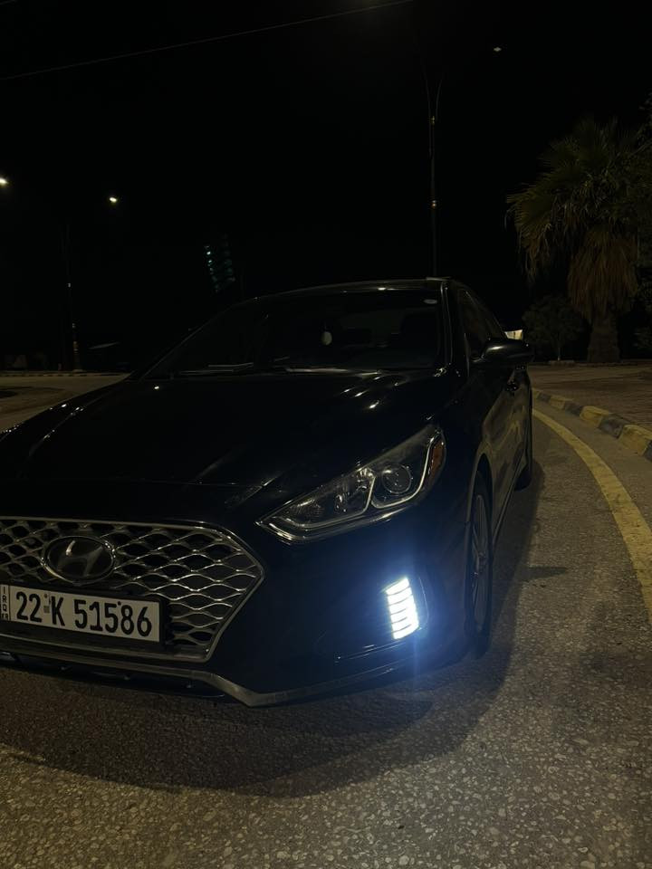 بسم الله الرحمن الرحيم.                        سوناتا 2018 رقم اربيل بأسمي
 گير ومحرك ما مفتوح 
السياره سبورت 6نمر فئة sport
بصمه فتحه تدفئه كشنات اماميه 
كشنات جلد داخل اسود بلكامل 
ستيرن رياضي حرف D دبل كزوز 
وارد تايلندي داخله گلين وسوناره مرفق بلصور مكان السياره بابل الحله 
السعر 155 
***********
