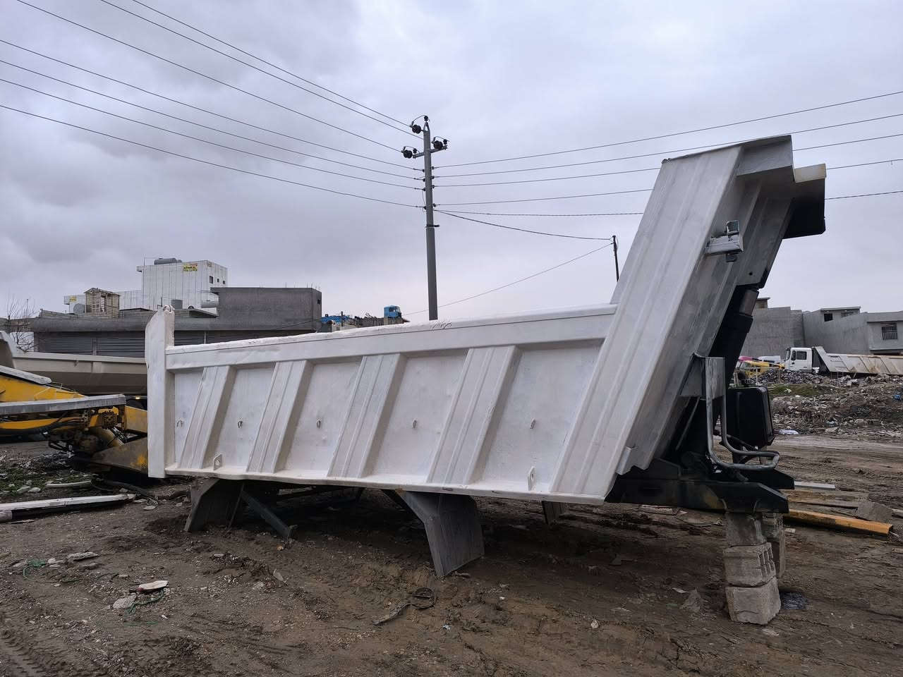 بۆدی مایلەر ساروخی تاک قەمەرە   45$گەڵا
***********
