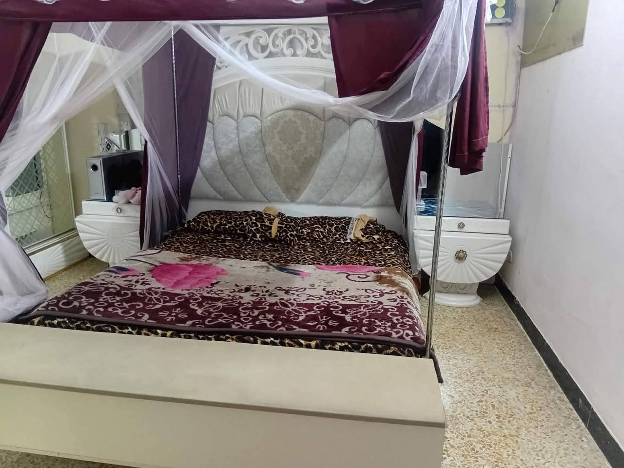 غرفه للبيع ب٤٠٠ وبيها مجال الشراي خاص عنوان ديوانيه العنوان شقق الزيتون


**إذا كنت صاحب هذا الإعلان وتريد حذفه لأي سبب، رجاءا أرسل رسالة إلى الدعم الفني**