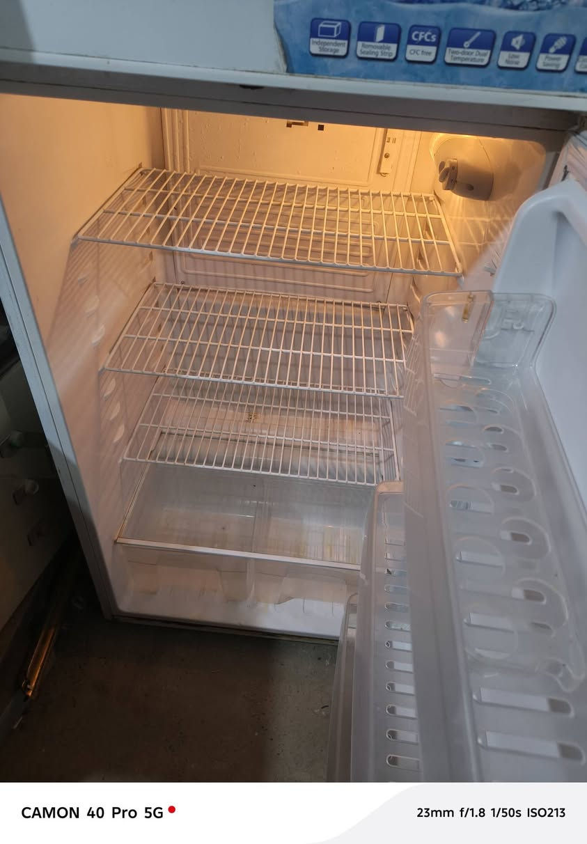 ثلاجة اونكس حجم جبير ٢٦ قدم نظيفة جدا تجميد فول ب٢٢٥
بعقوبة حي المعلمين


**إذا كنت صاحب هذا الإعلان وتريد حذفه لأي سبب، رجاءا أرسل رسالة إلى الدعم الفني**