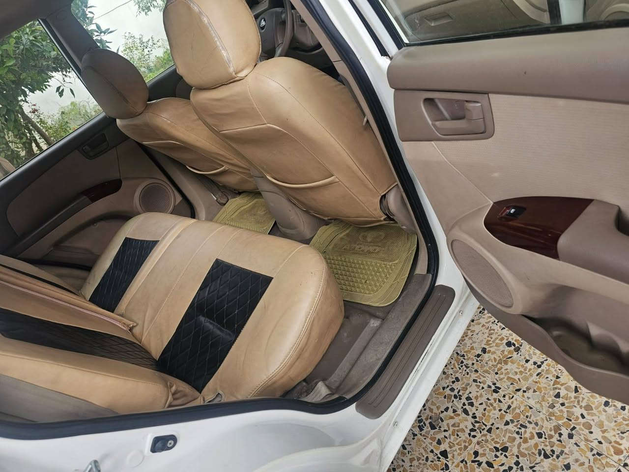 السلام عليكم كيا سبورتج موديل 2009 خليجي مكفولة من الحادث والصبغ عدا بارد فول مواصفات سلايد . صورة الفحص موجودة ماشية 200 الف كيلو بطاقة بانزين بيهة السعر 120$ مكان السيارة كركوك مكلف بالنشر للاستفسار ***********
