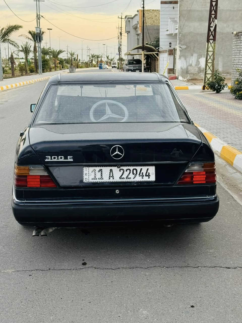 للبيع مارسيدس  دب موديل 1987  رقم بغداد دولي تحويل مباشر سنوية جديدة سيارة مكفولة كفالة من ضربة ونقل جثه وكلبه وعيب شرعي مصبوغة جماليه فقط قواعد دبلات بلادي سيارة ع وضع البلاد مكينة كير دواخل كله ع بلاد شرط مملعوب بيها تخم تاير مكينه كير حدادية جاهزة للاخير ماناقصها برغي سعر 63وبيها مجال العنوان واسط للاستفسار *********** او *********** ممتواجد ع النت رجاً
