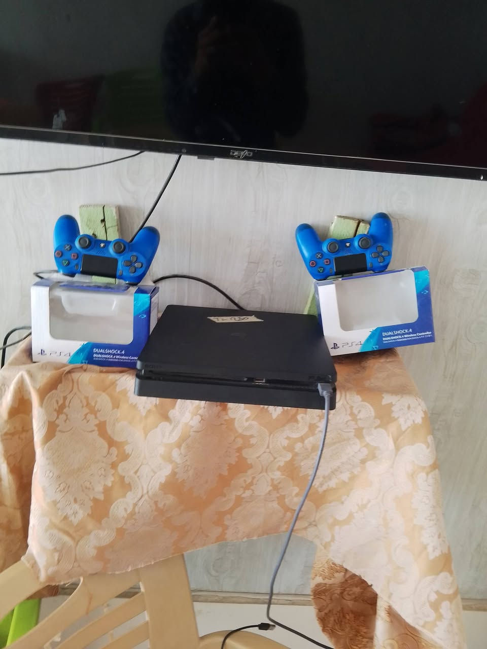 بلي فور 4 ،مهكر ، للبيع معه يوبي اس  جددصارلي 20 يوم من جبتهن ليوبي اس يشغل 3 بليات المكان الديوانية ستفسار خاص


**إذا كنت صاحب هذا الإعلان وتريد حذفه لأي سبب، رجاءا أرسل رسالة إلى الدعم الفني**