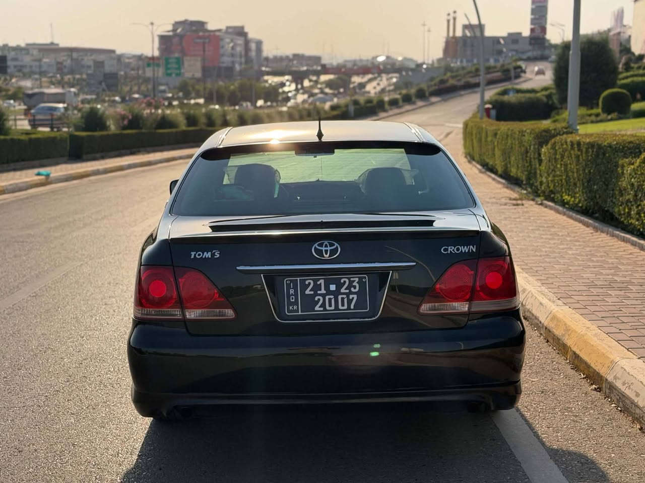 شاهینە ۱٨٤ ساخ ساخ
یەک پارچە بۆیاخی ئەوروپایە 
سڵاید
گێڕومەکینە بەزەمانی هەموو شتێک 
چوار ویلی دینگەی لەسەرە 
پێشو دوا تۆمس 
سەلاجە 
کوشن جڵد چوار کوشن کارەبا 
تەبرید مەزبوت 
ناو ڕەشی فۆرمیگا سور
تەحەکومی سوکان 
لەقوەتی خۆی بێزارە 
ئەوەی زانیبێتم نوسیومە 
تێل کەن بۆ ئەو ڕەقەمە بەس واتساپی لەسەرە 

***********
