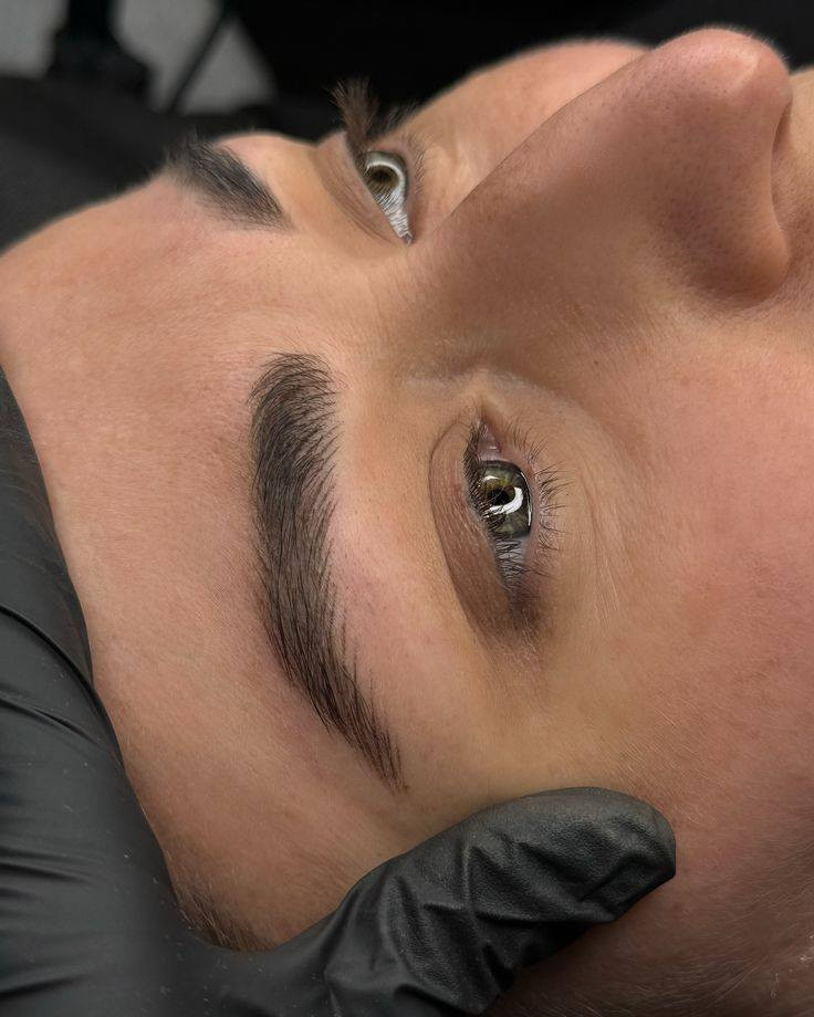 تاتوو حاجب فايبروز جلسه واحده
النجف الاشرف
***********
للحجز المسبق
