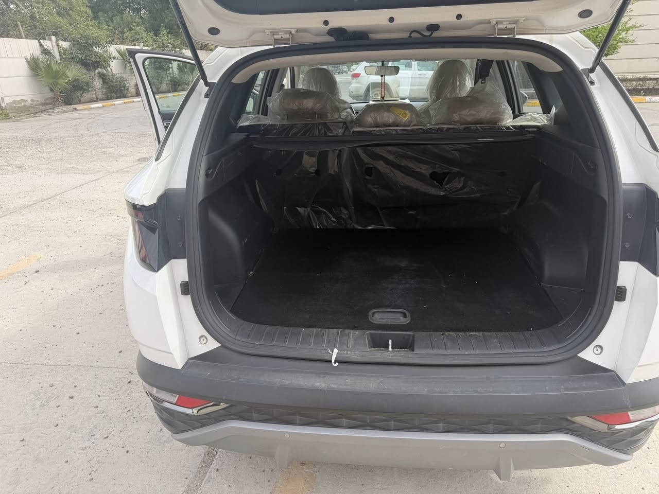 السلام عليكم توسان للبيع. مستعجل موديل 24
ماشية 61

بصمة 

حساس

شاشة كبيرة

تخم تاير 

رصعة بلباب 

ورصعة بلجاملغ الخلفي 

صبغ بلدعامية الامامية 

السعر 192

بغداد باسمي
***********
