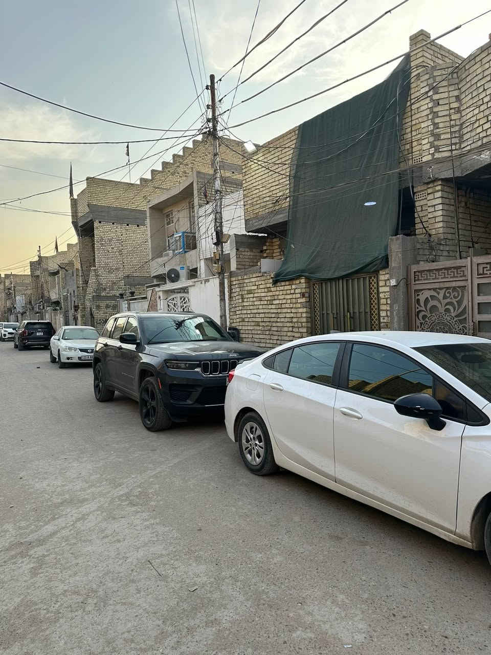 السلام عليكم ورحمة الله وبركاته 
مشتمل مساحه 100 متر
طابو زراعي صرف 
طابق واحد 
بناء حديث 
خدمات فول
عنوان الامين الثانيه 
قرب كرار وائلي 
اقرب نقطه مستوصف قيد بناء
السعر 118 بيه مجال
***********
