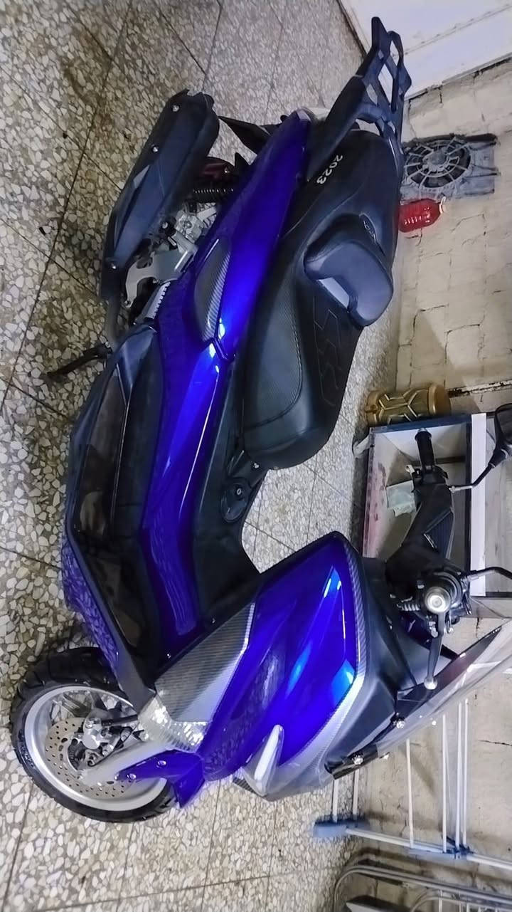 دراجه ان ماكس صيني جديده وضع الشركه موديل 2023  ماشيه 76 كيلو فقط لايت زنون حساسات اي بي اس مانع انزلاق  تشغيل عن بعد دبل بصمه السعر 900 الف  العنوان البياع الشرطه الخامسه ***********
