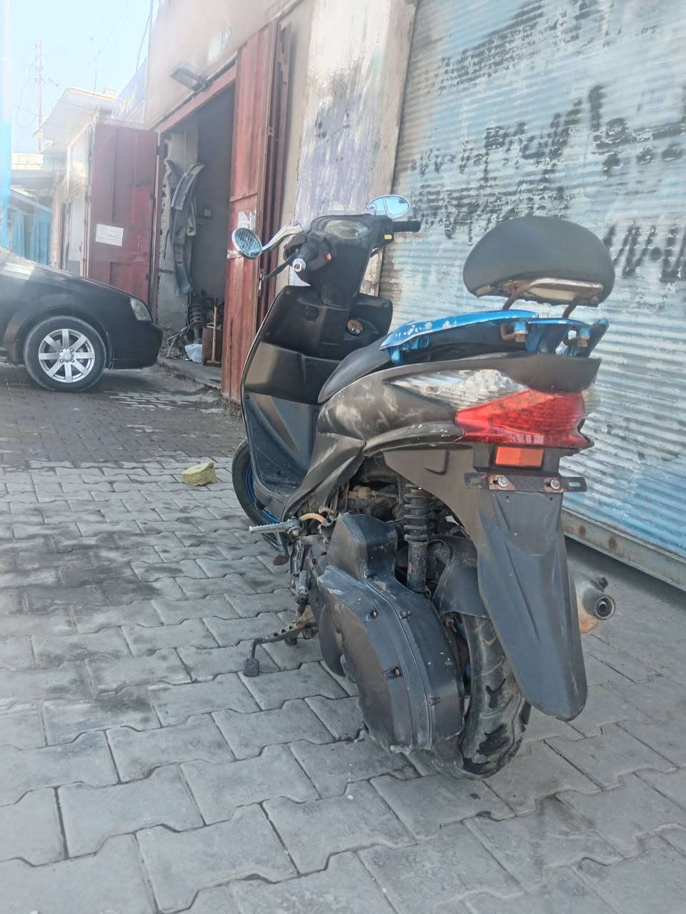 سلام عليكم ادرس حديث ماليزي للبيع الدراجه نضيفه وجاهزه كله شغال كهربائيات شغاله هندر سلف السعر 250وبيه مجال قليل  مكاني كوت الشهداء قرب معمل الو كسجين لاستفسار ***********
